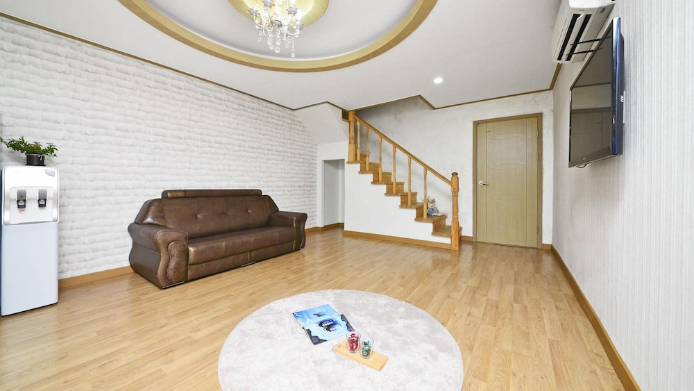 Tongyeong Makai O Pension 5/50