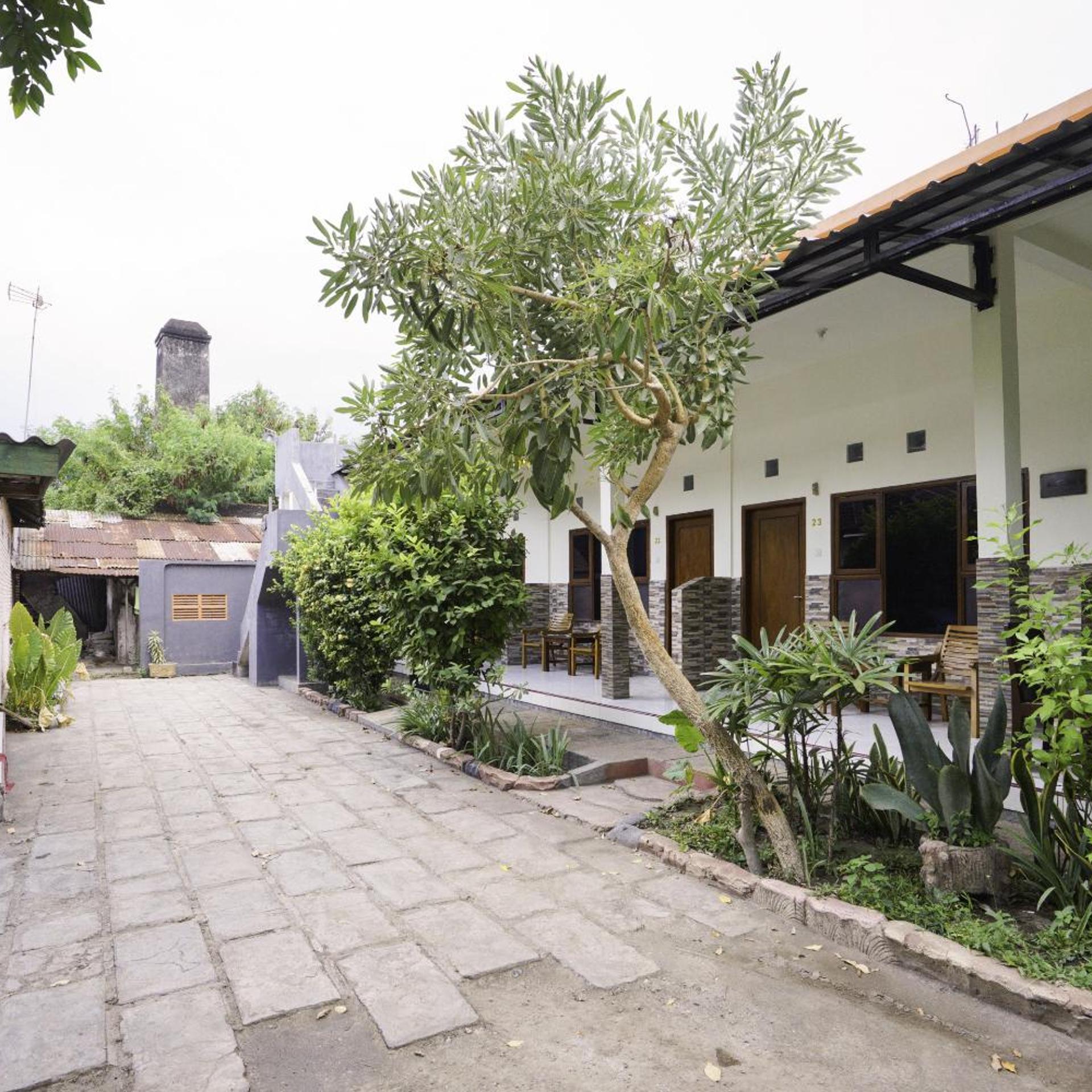 OYO 1999 Hotel Tentrem Syariah 30/33