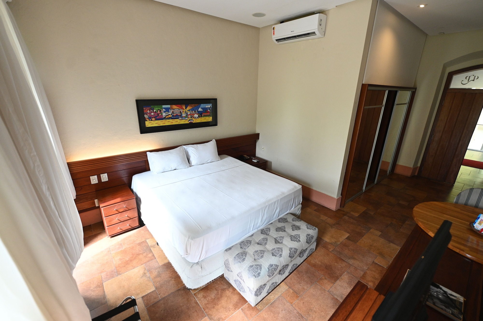 Master, Suite, Queen Bed
