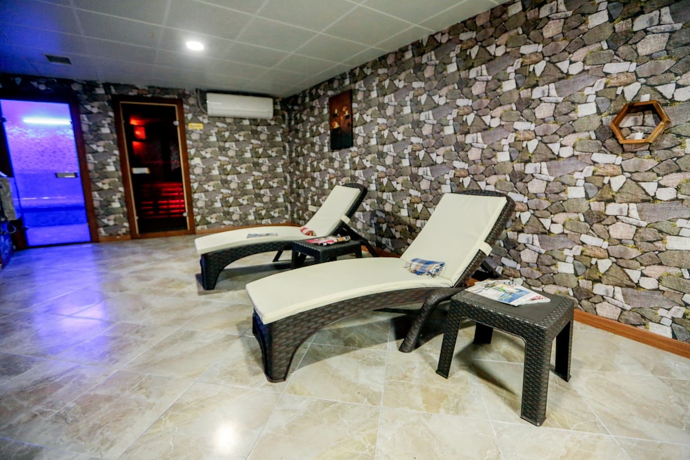 Grand Hotel Avcilar 26/50