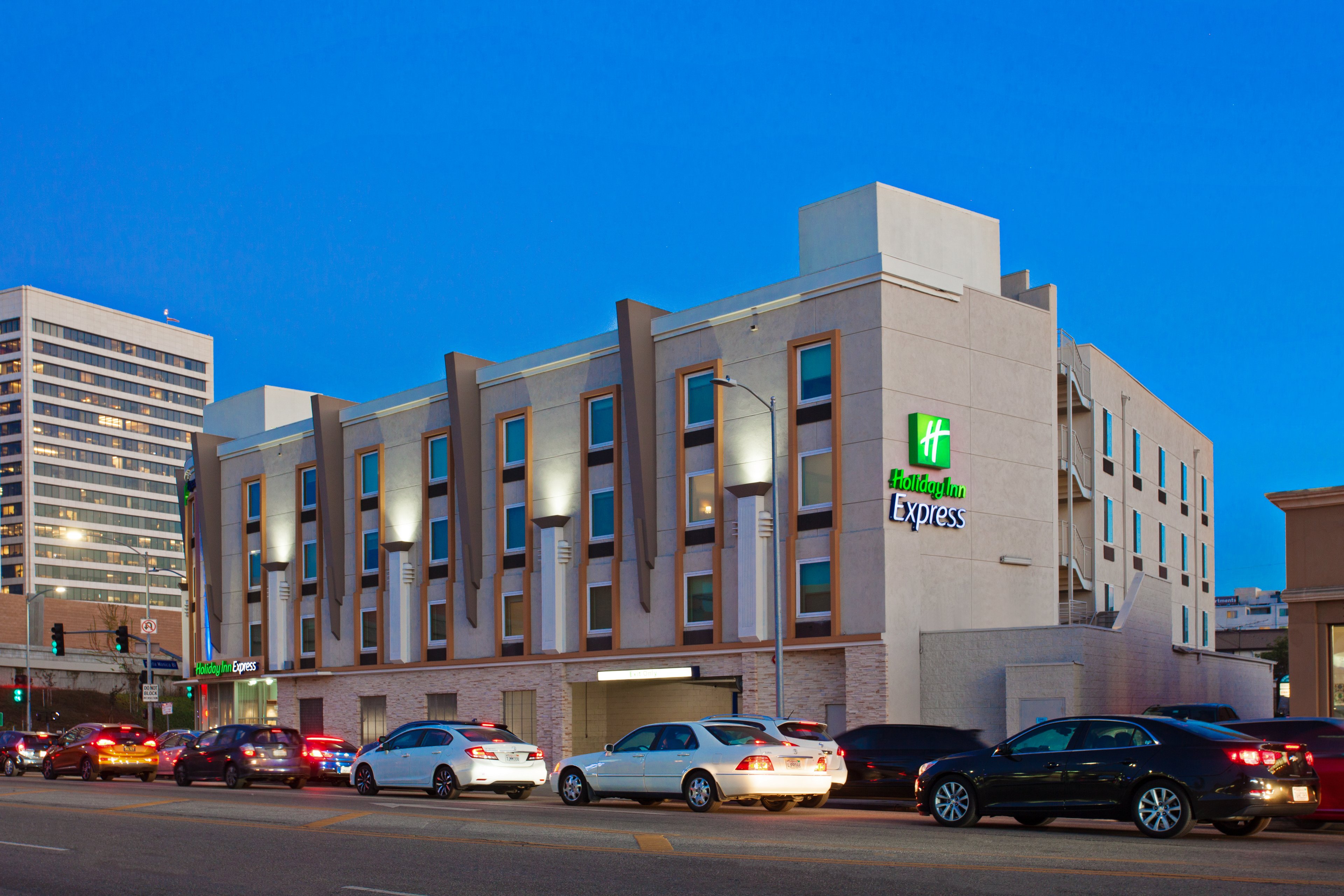 Holiday Inn Express West Los Angeles 33/35