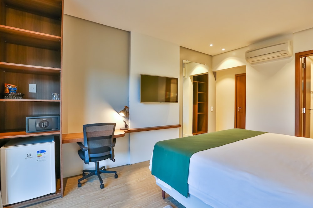 Quality Hotel Blumenau 6/48