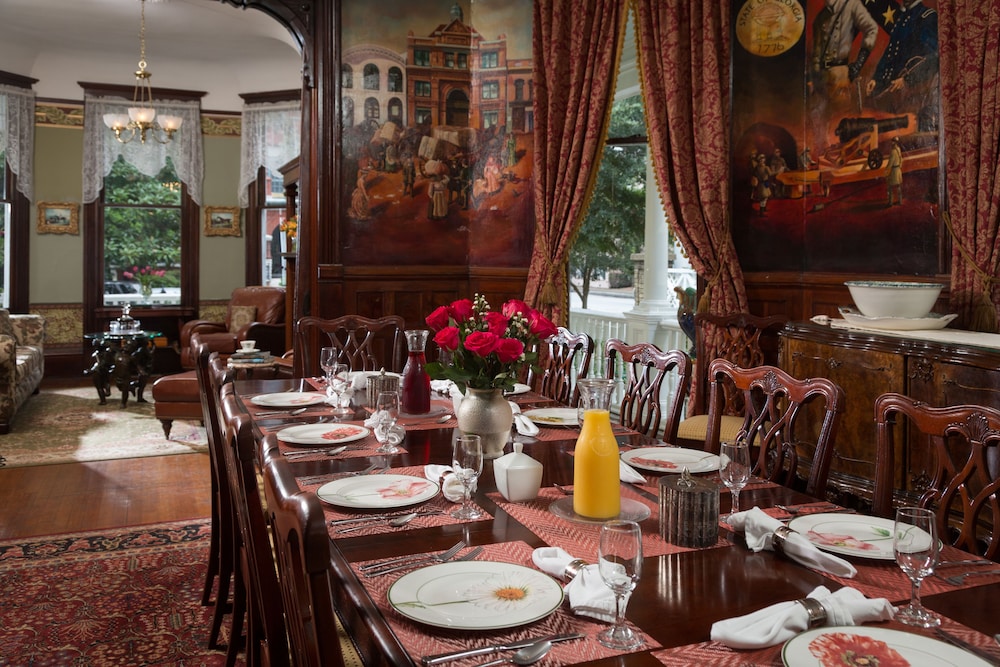Azalea Inn and Villas 50/71