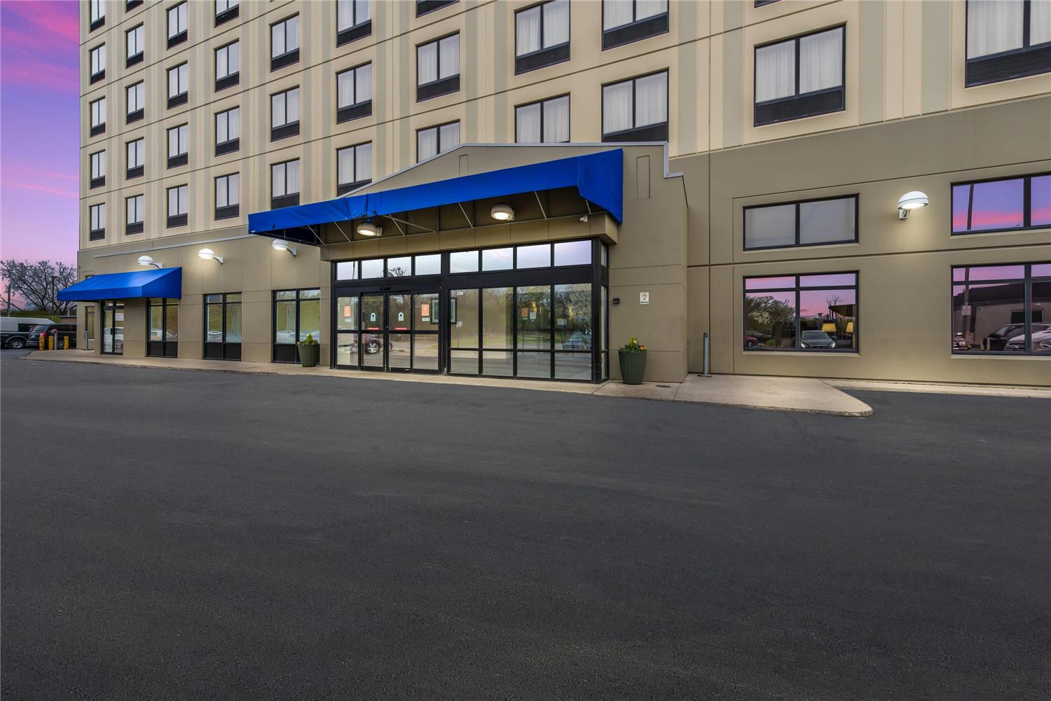 Comfort Suites Chicago O'Hare Airport 2/23