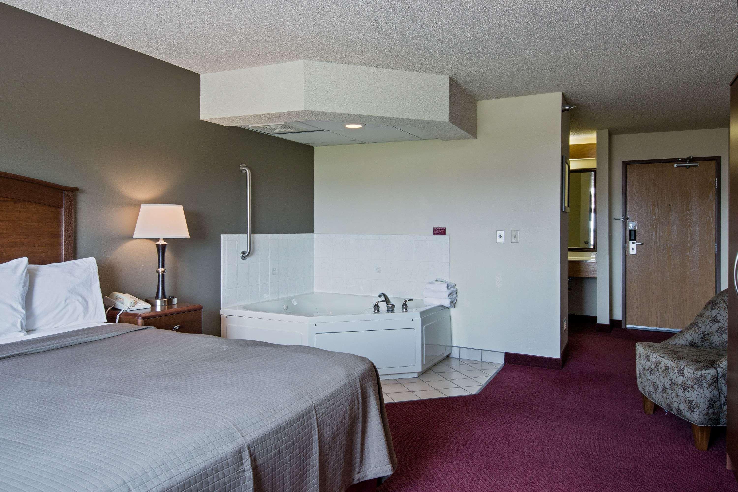 جناح ديلوكس بسرير كينج