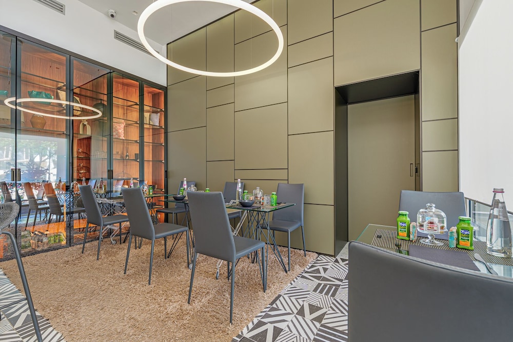 Kkult Boutique Hotel 49/57