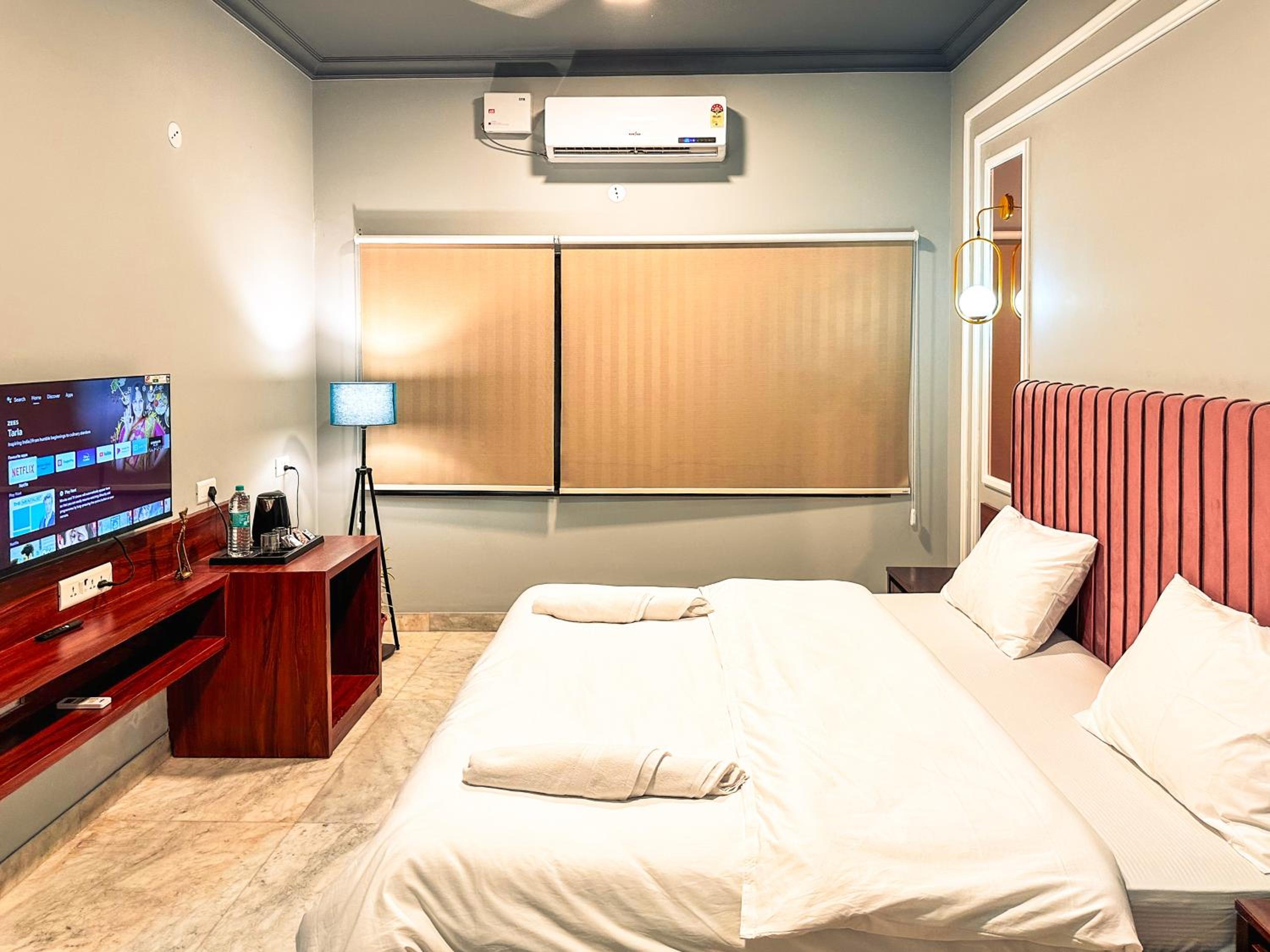 Room, King Bed