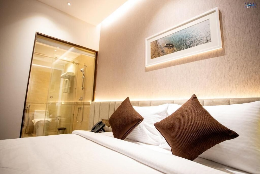 Pearl Hotel 29/43