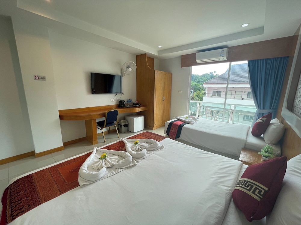 T & C Hotel Patong Beach 20/70