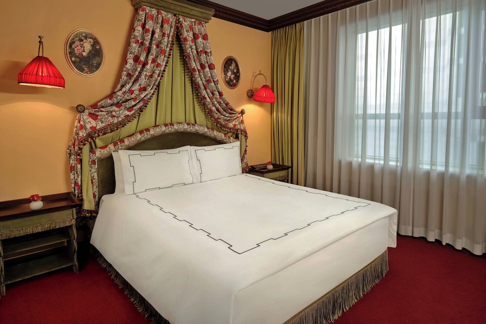 GUEST ROOM, CLASSIC, KING BED, CITY VIEW