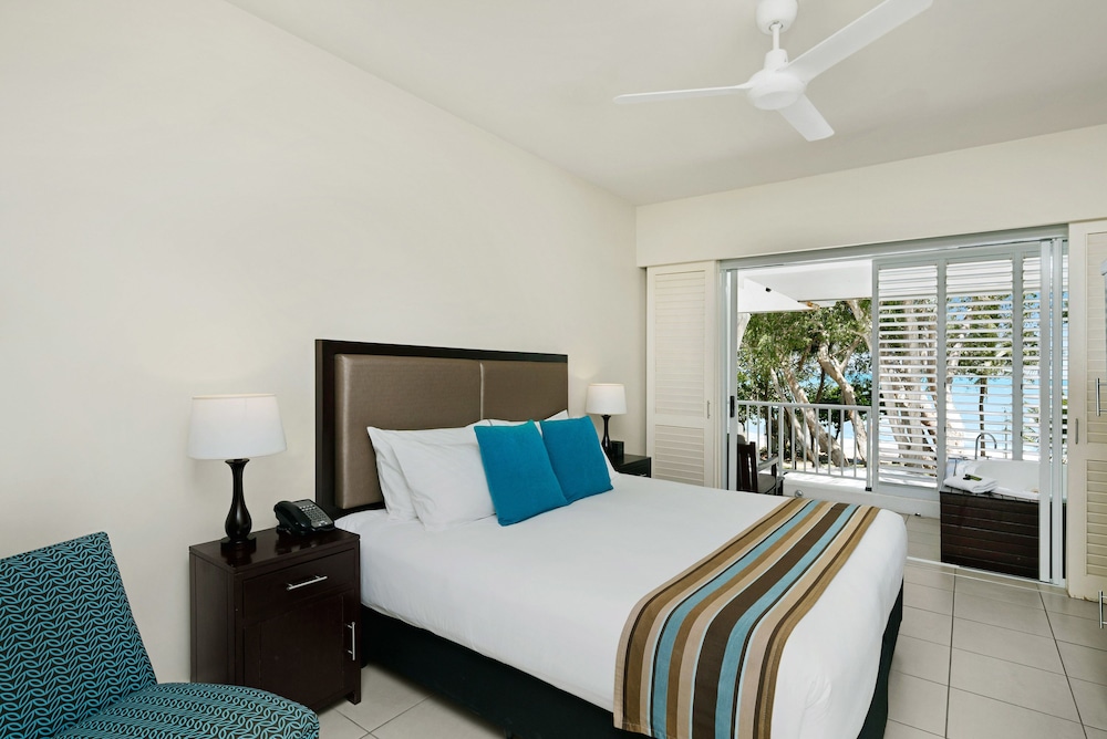 Peppers Beach Club & Spa Palm Cove 17/50