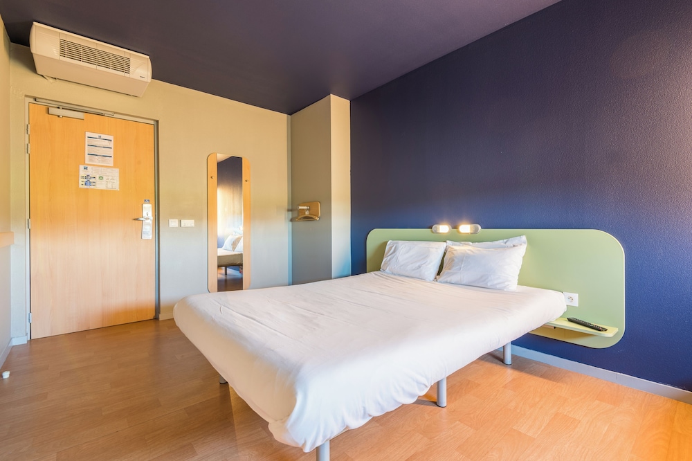 Ibis Budget Amberieu En Bugey Chateau Gaillard 14/36