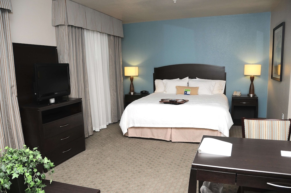Hampton Inn and Suites Lake Jackson-Clute 15/41