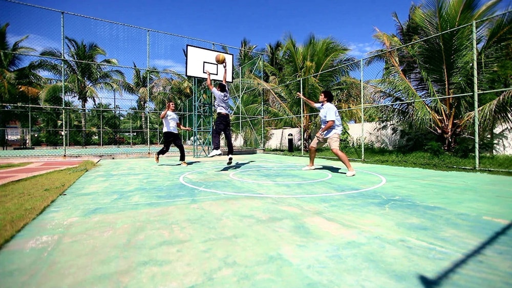 HULHULE ISLAND HOTEL 46/55