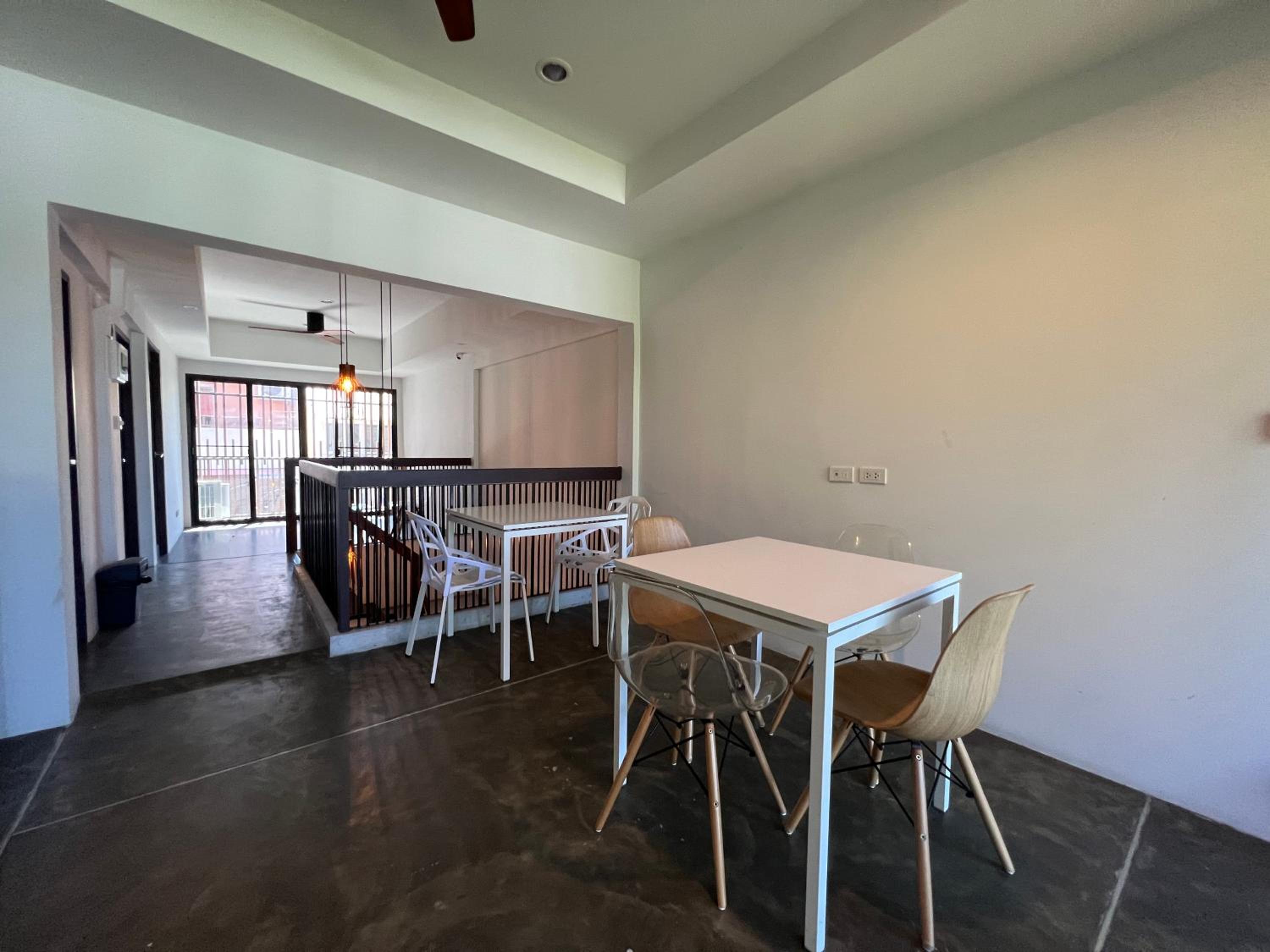 Litera Hostel Adults Only 59/71