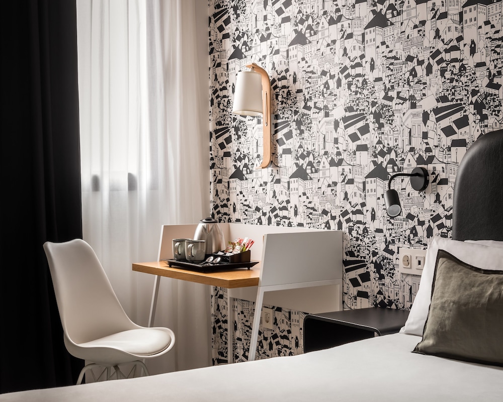 Cosmov Bilbao Hotel** 54/63