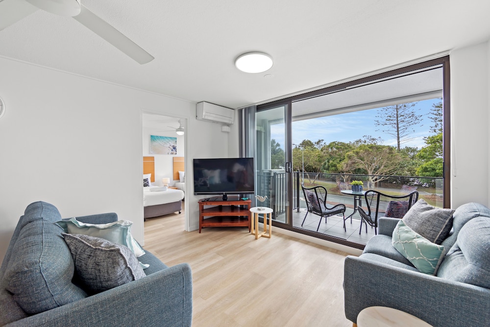 WINDWARD APARTMENTS 53/81