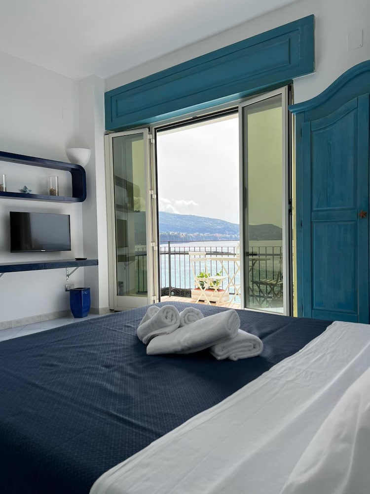 Luxury, House, King and Twin Beds