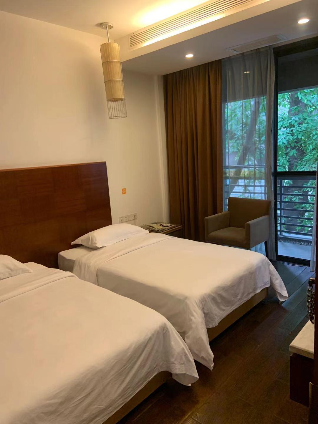 Duplex, Twin Beds
