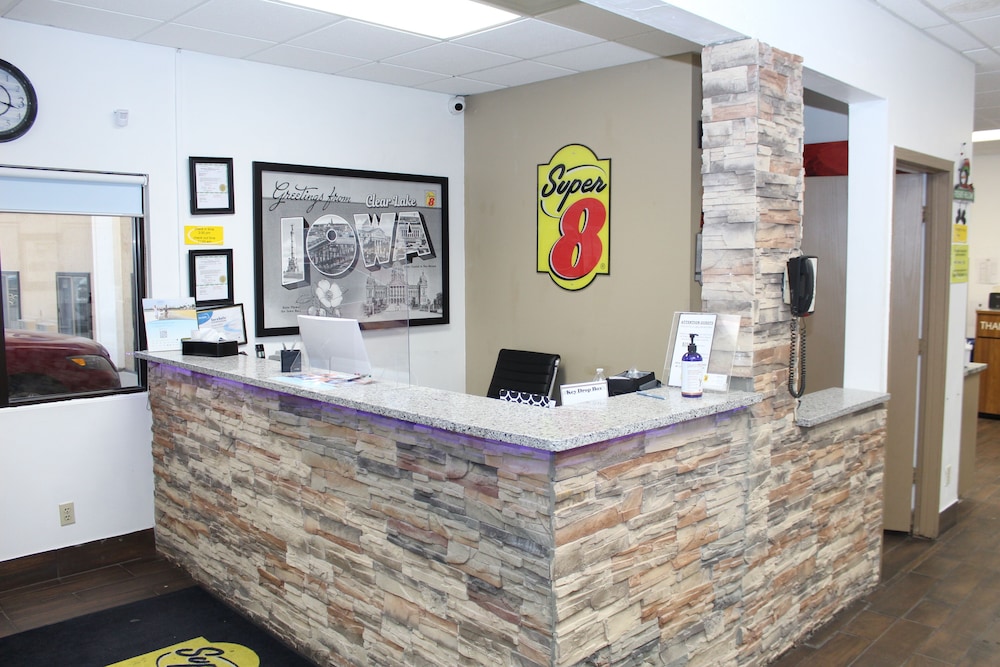 Super 8 by Wyndham Clear Lake 8/58
