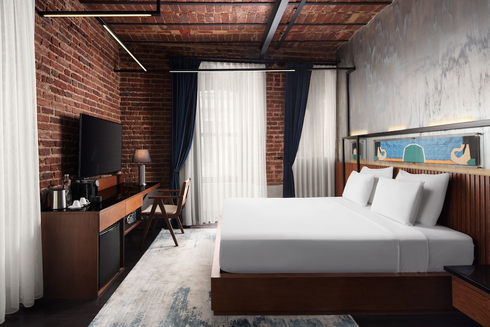 PREMIUM, HOUSE, KING BED