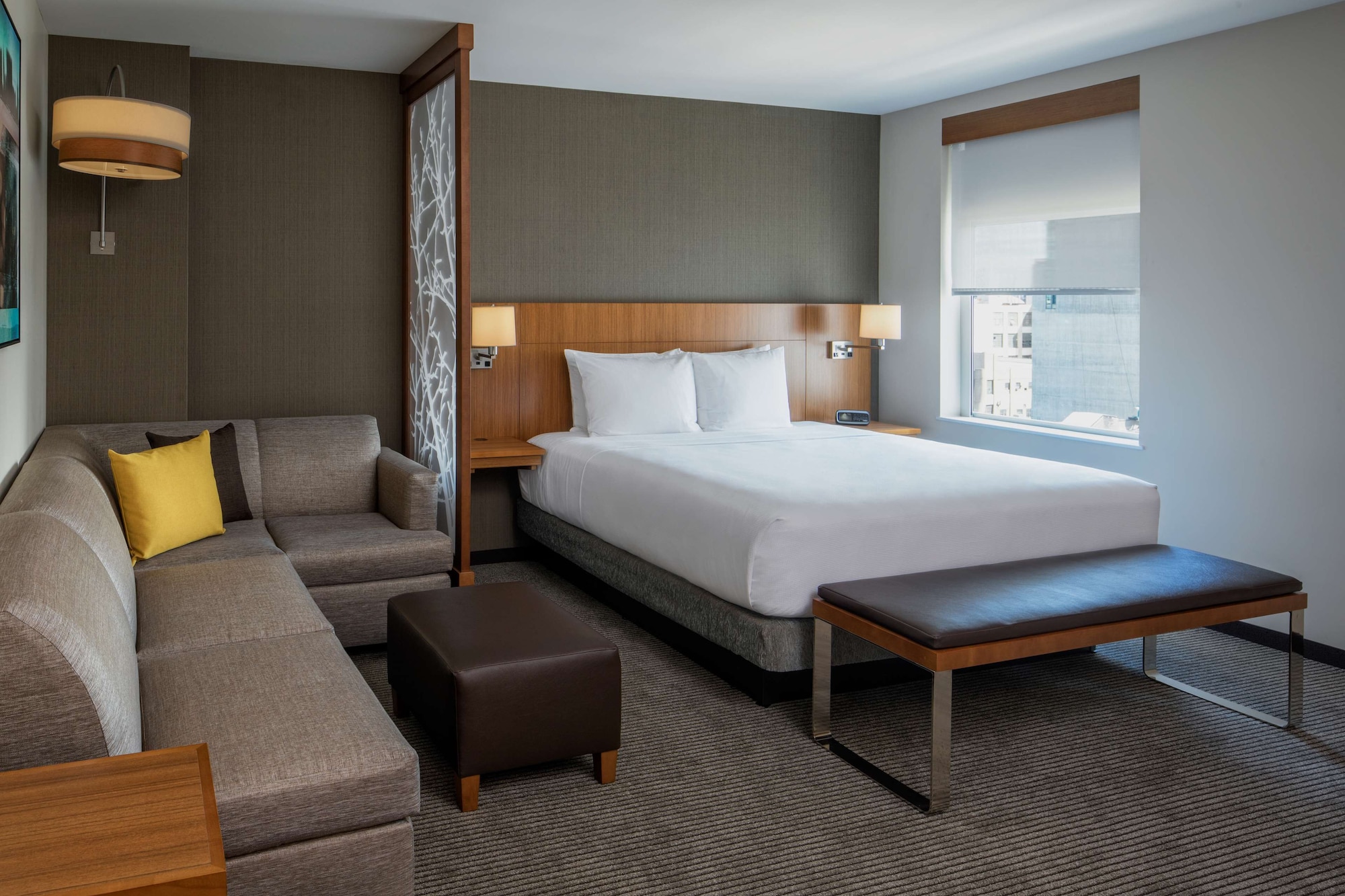 ROOM, KING BED, SOFA, HIGH FLOOR
