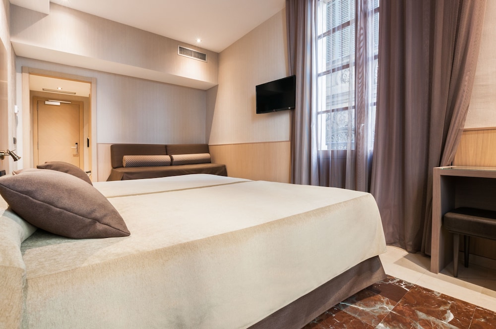 Gran Hotel Barcino 22/76