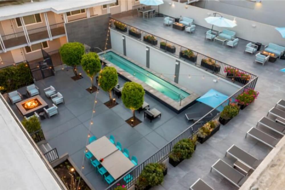 Hotel Lucent 5/64
