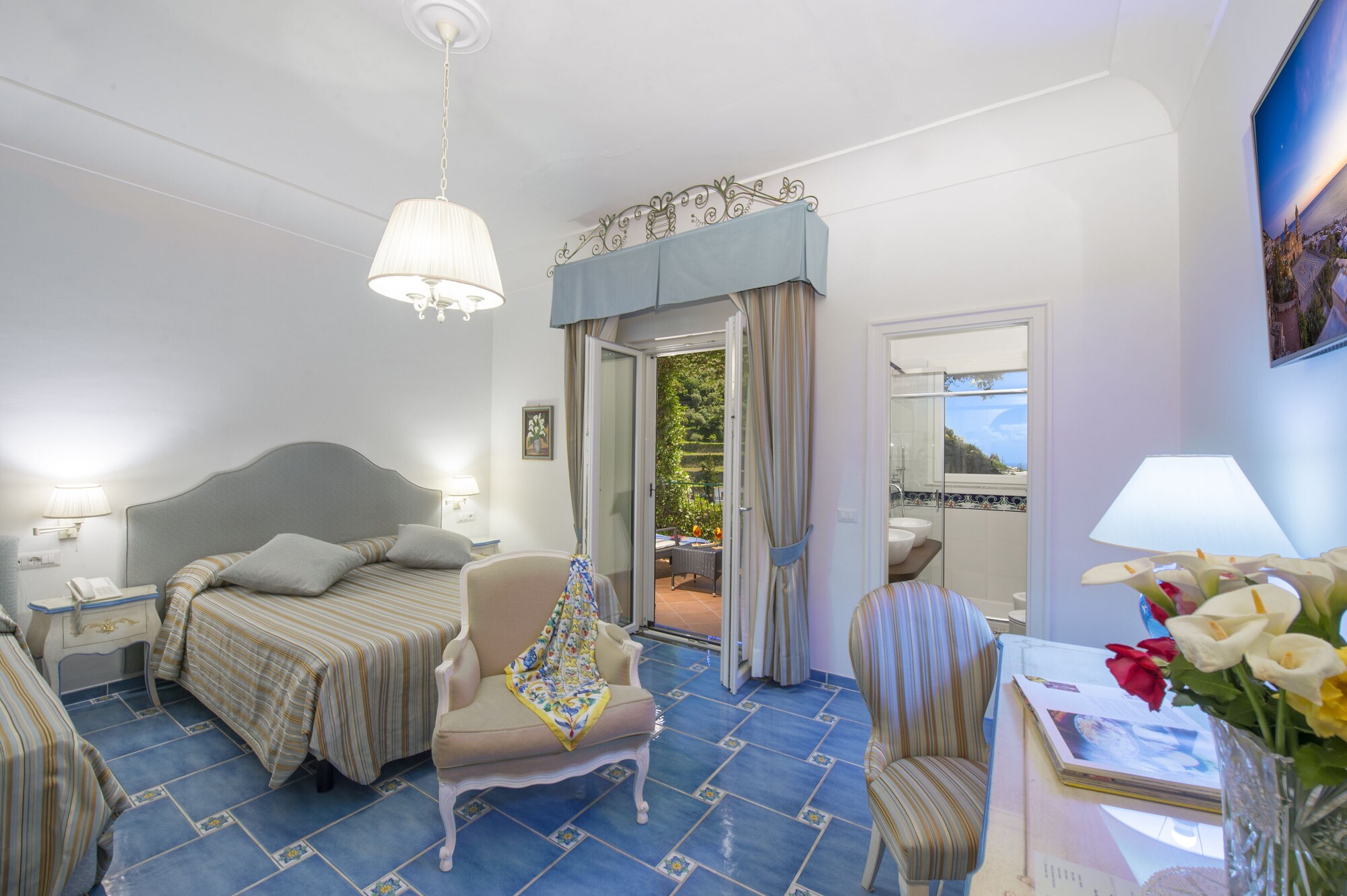 1 BEDROOM, JUNIOR SUITE, STUDIO, SEA VIEW