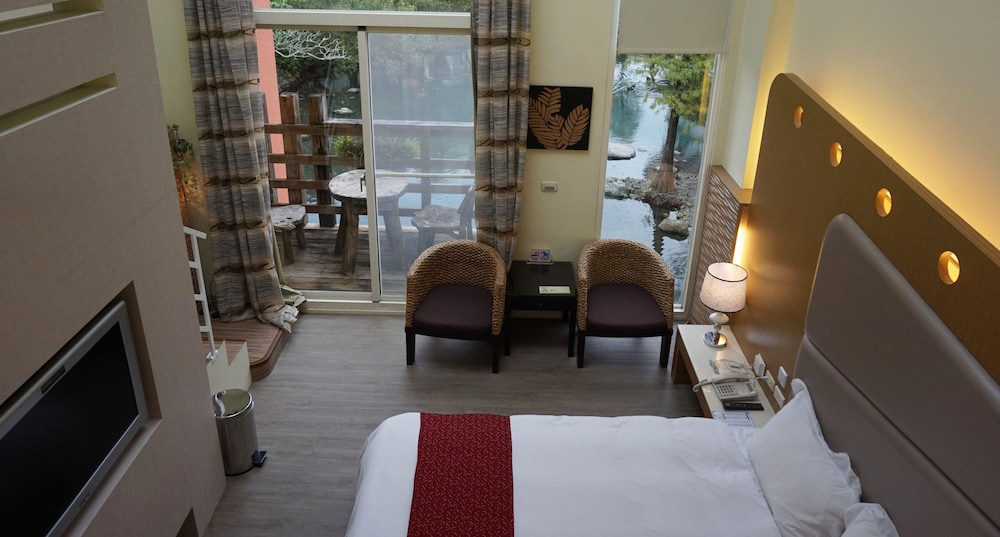 River Forest Resort Hotel 32/76