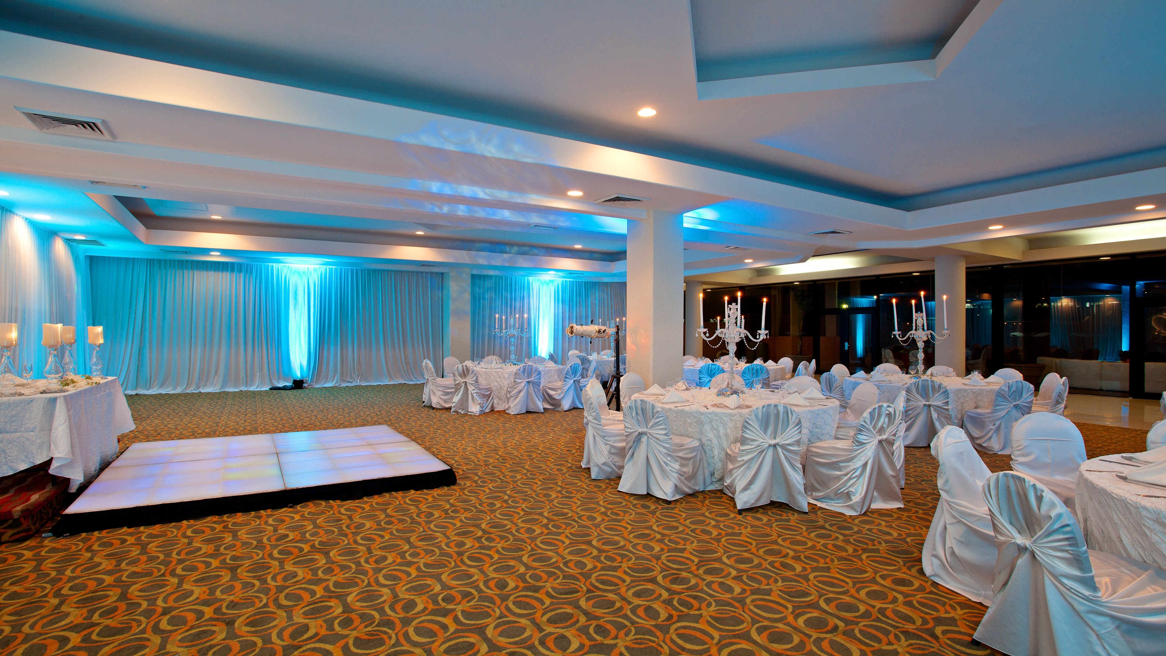 Holiday Inn Tijuana Zona Rio 34/74