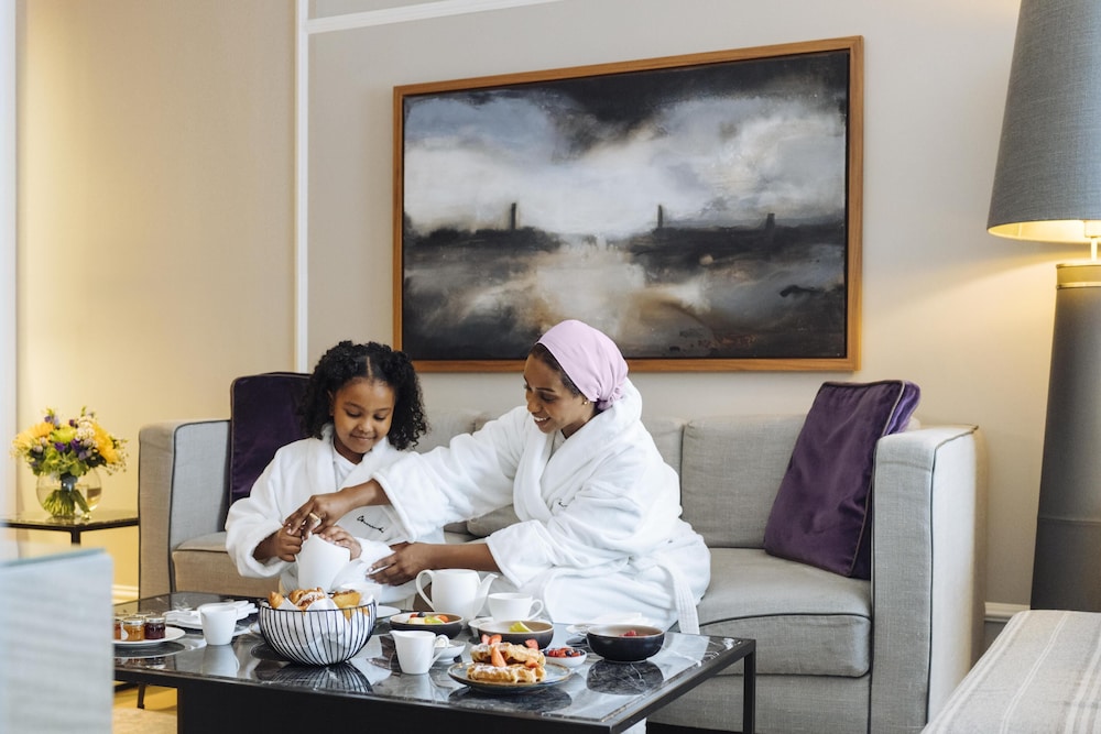 Hyatt Regency London The Churchill 8/80