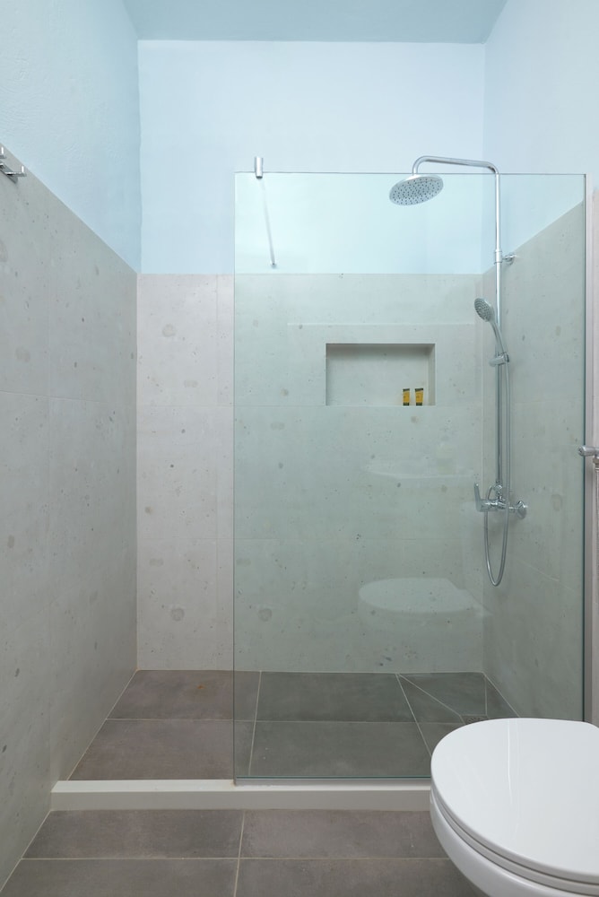 Aptera Beach 46/46