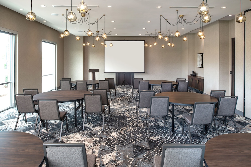 HOLIDAY INN BOSTON LOGAN AIRPORT - CHELSEA 48/64