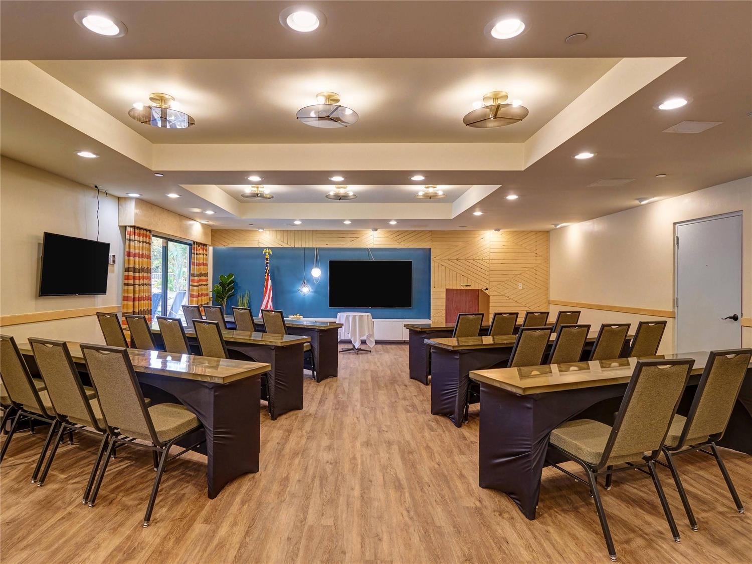 Clarion Hotel Concord/Walnut Creek 46/48