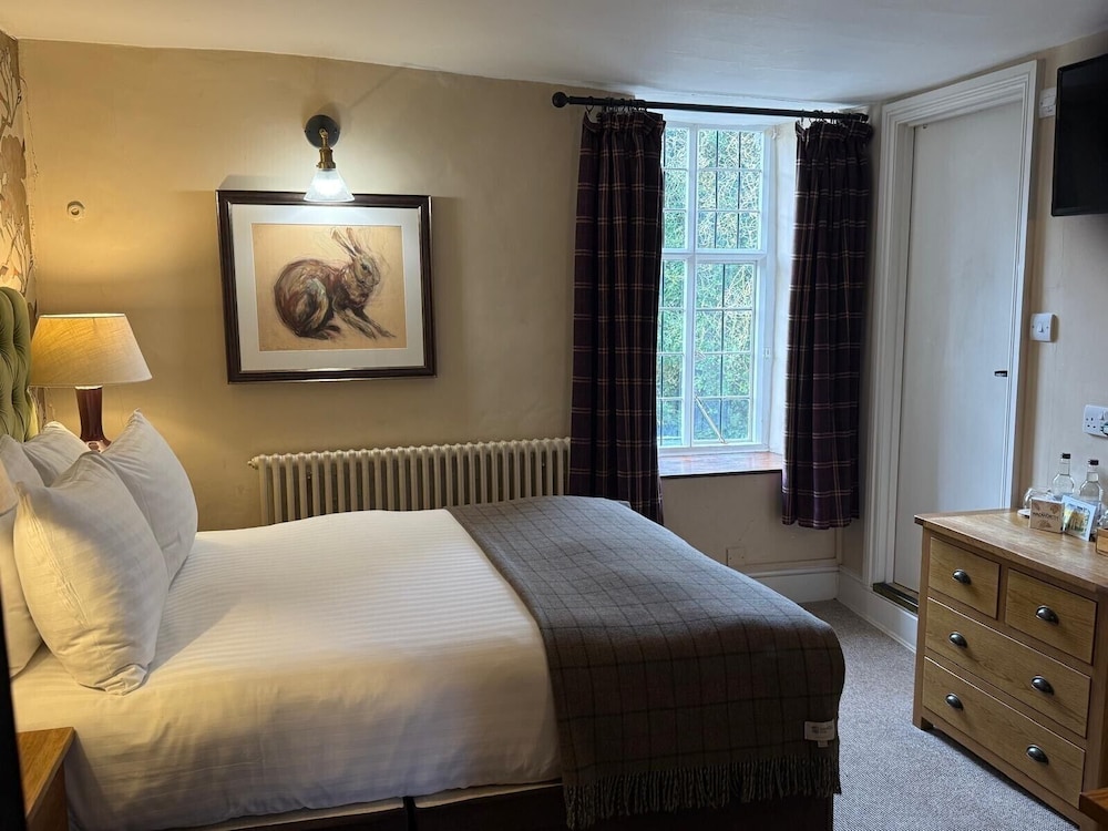 The Falkland Arms 13/50