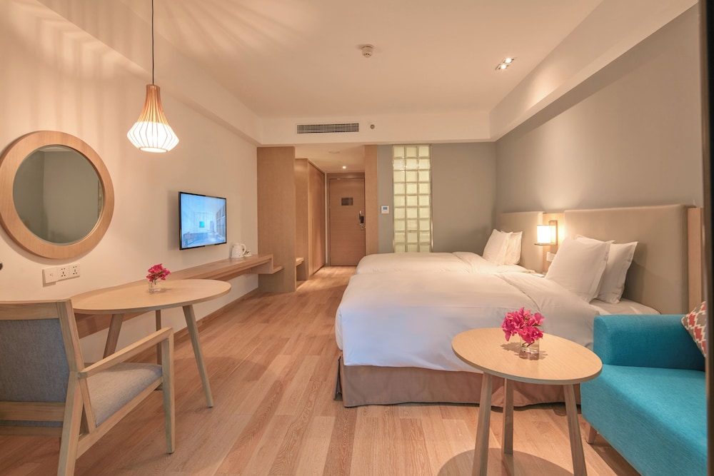 HOLIDAY INN EXPRESS ZHEJIANG QIANXIA LAKE 28/49