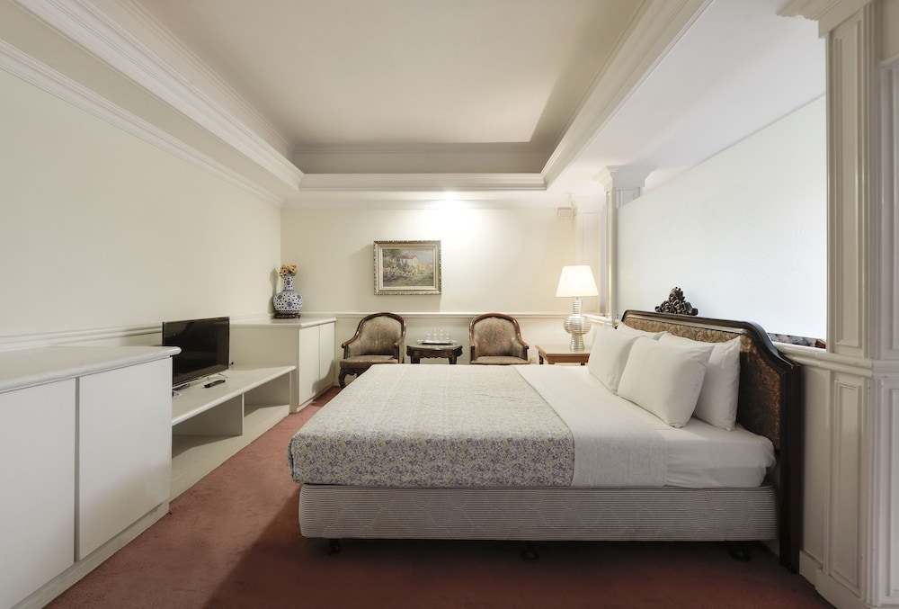 Forbes Hotel 4/20