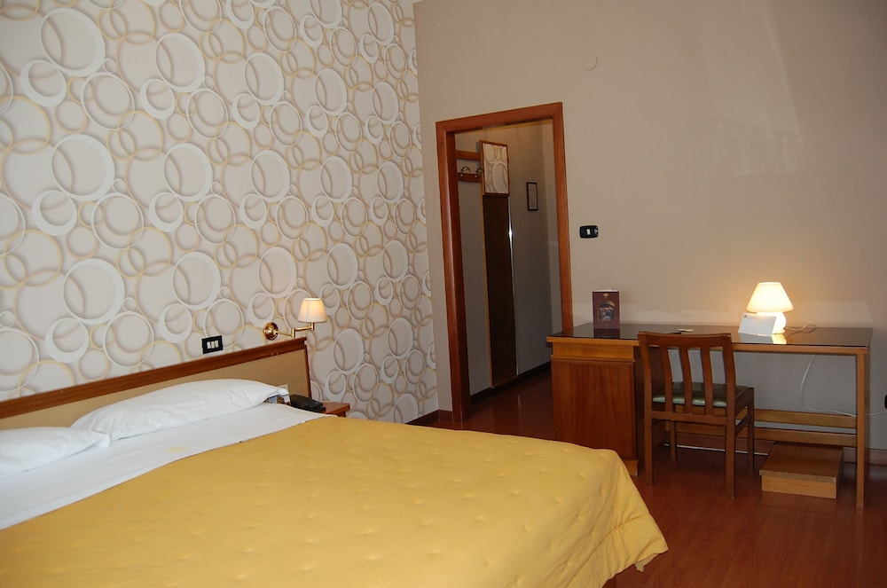 HOTEL RISTORANTE DONATO 38/73