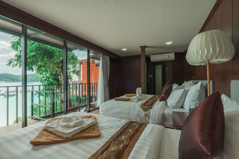 Chareena Hill Beach Resort 48/70