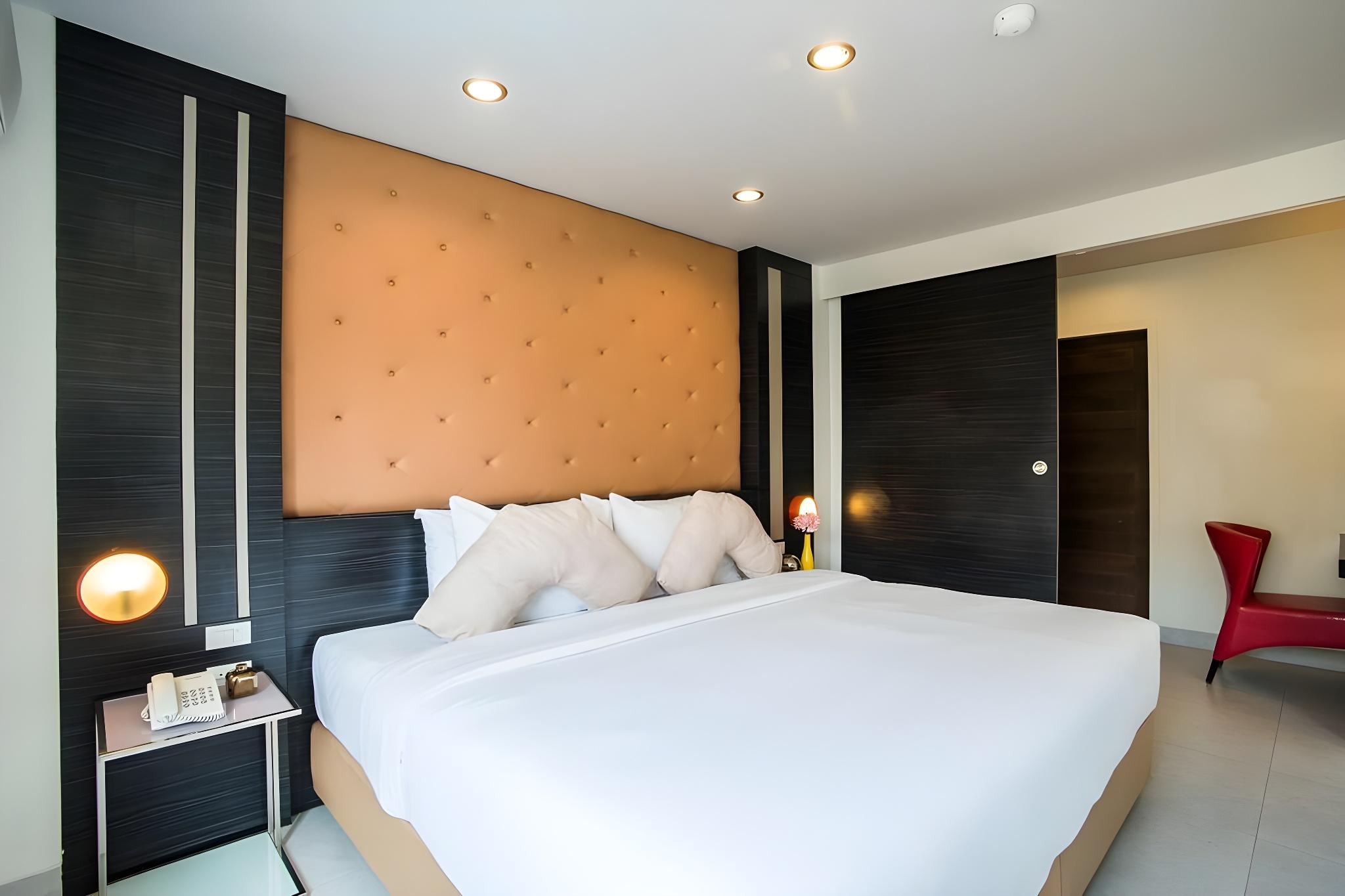 Grand, Suite, Queen Bed, Pool Access