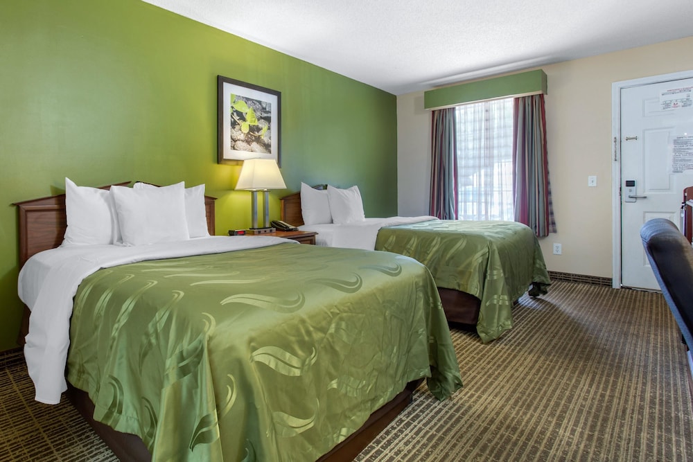 Quality Inn Laurinburg, NC 7/44