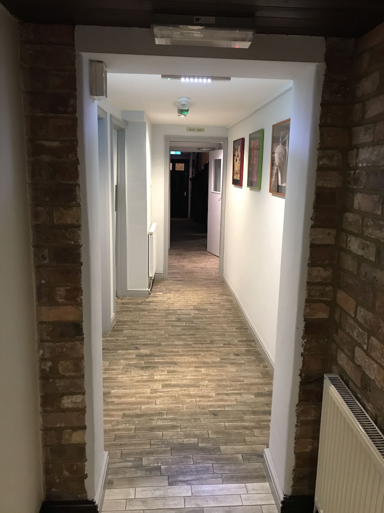 Deddington Arms 4/34