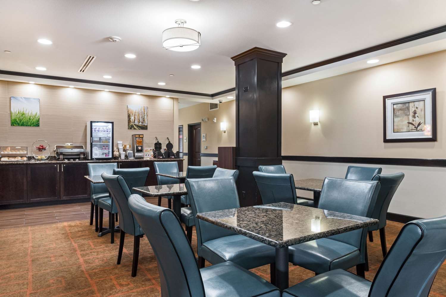 La Quinta Inn and Suites by Wyndham Auburn 16/19