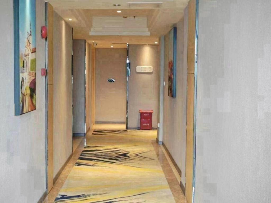 Vienna 3 Best Hotel (Dongguan Liaobu Shida Road) 21/55