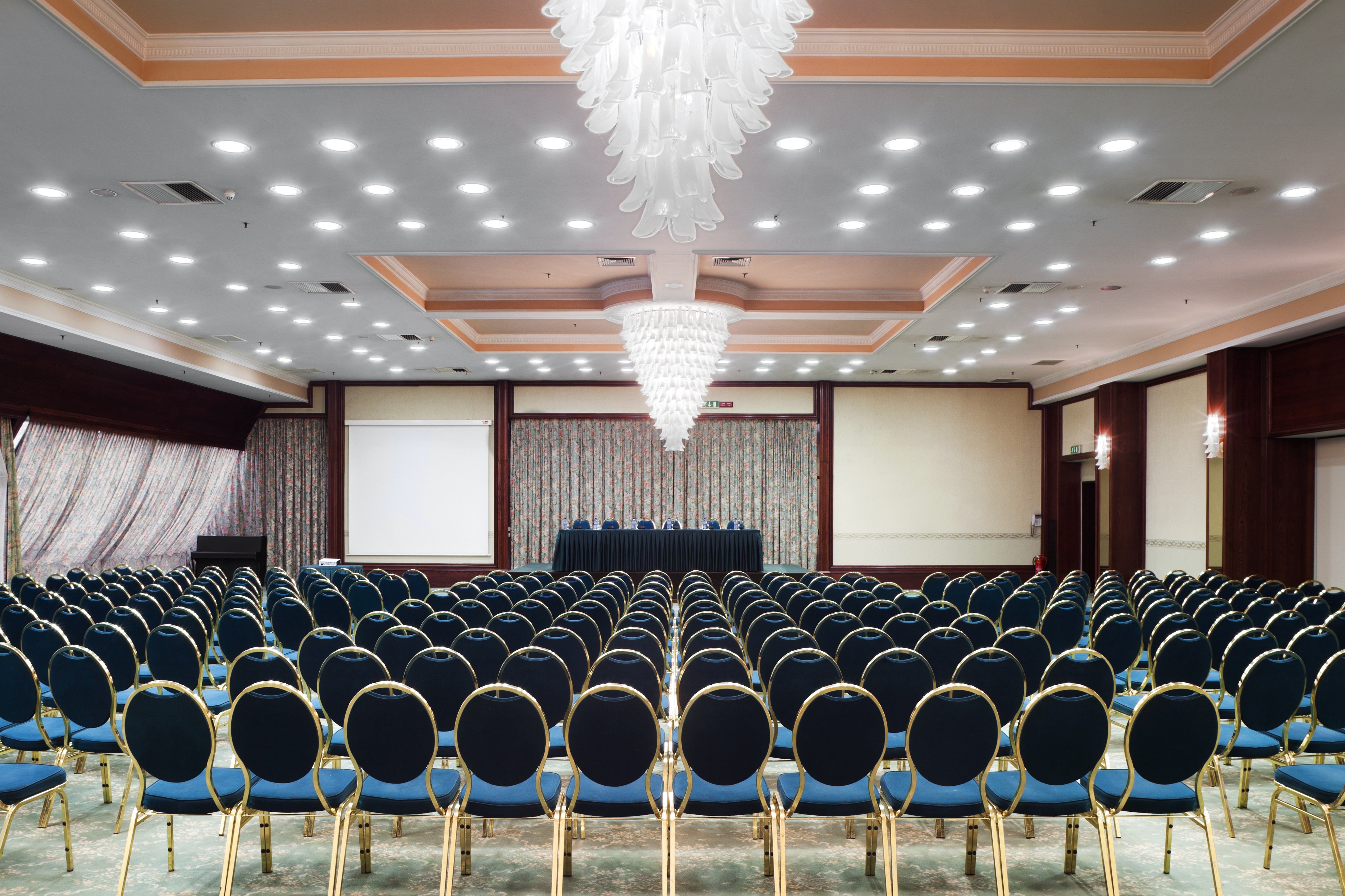 Holiday Inn Skopje 31/39