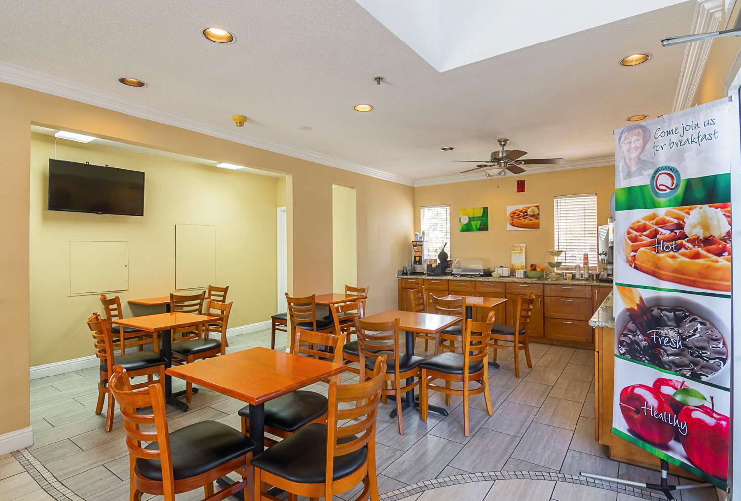 Quality Inn Fresno Yosemite Airport 23/27