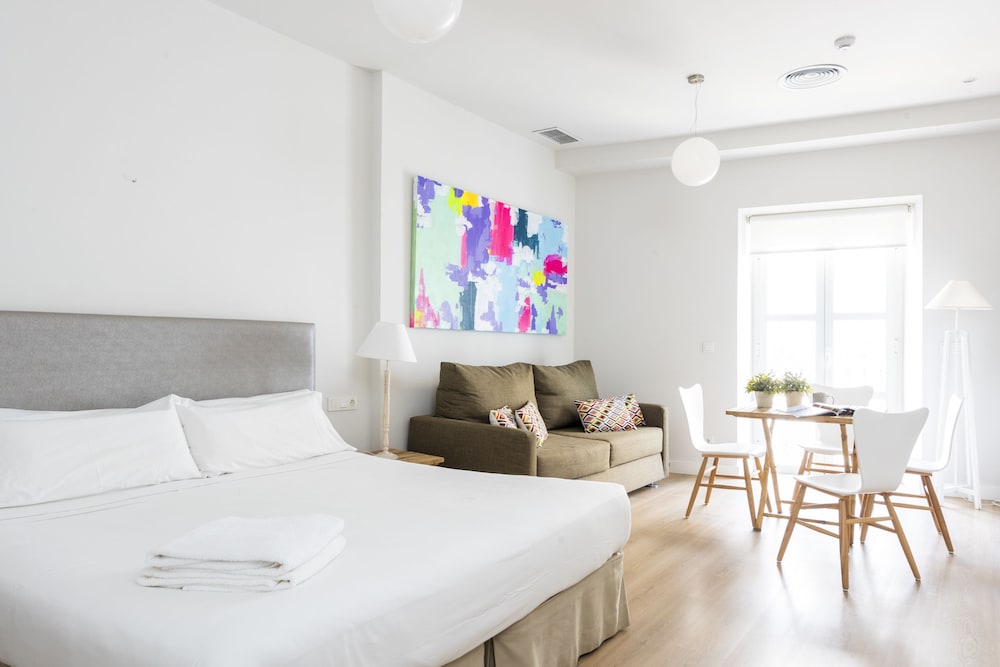 1 BEDROOM, SUPERIOR, APARTMENT