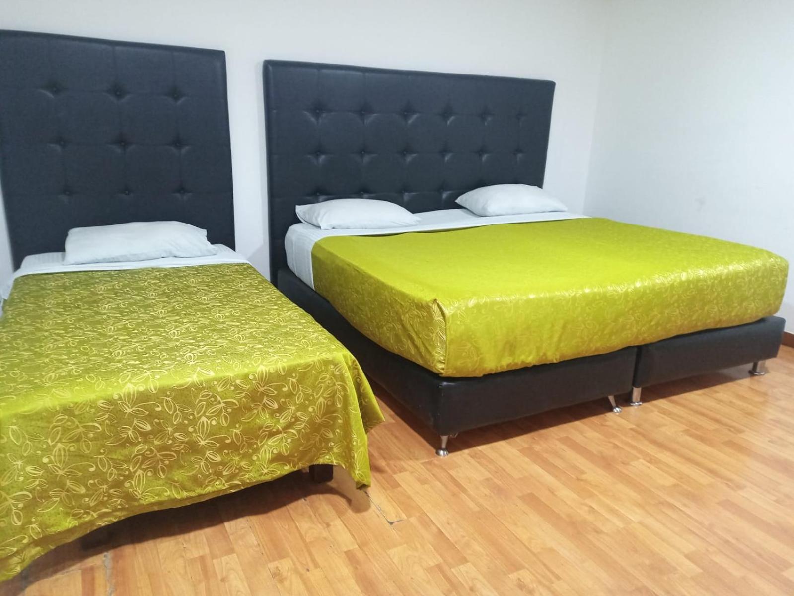 Hotel Embassy On Holidays 3/10