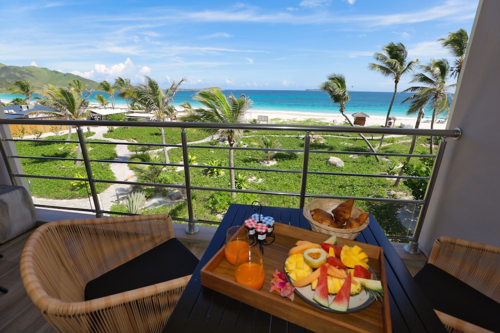 Orient Beach Hotel 13/27